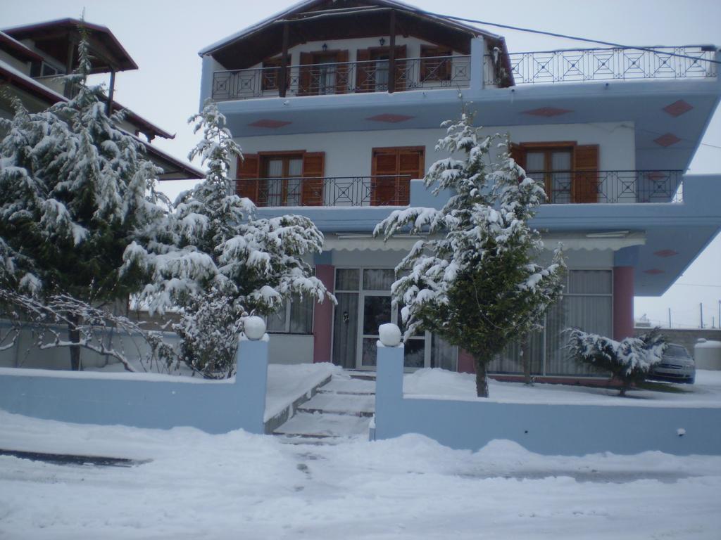 Hotel Limni Áyios Pandeleḯmon Dış mekan fotoğraf